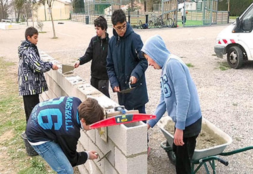 2016-03-09-jeunesse-chantier-mur-expression-libre.jpg 2016 03 09 jeunesse chantier mur expression libre