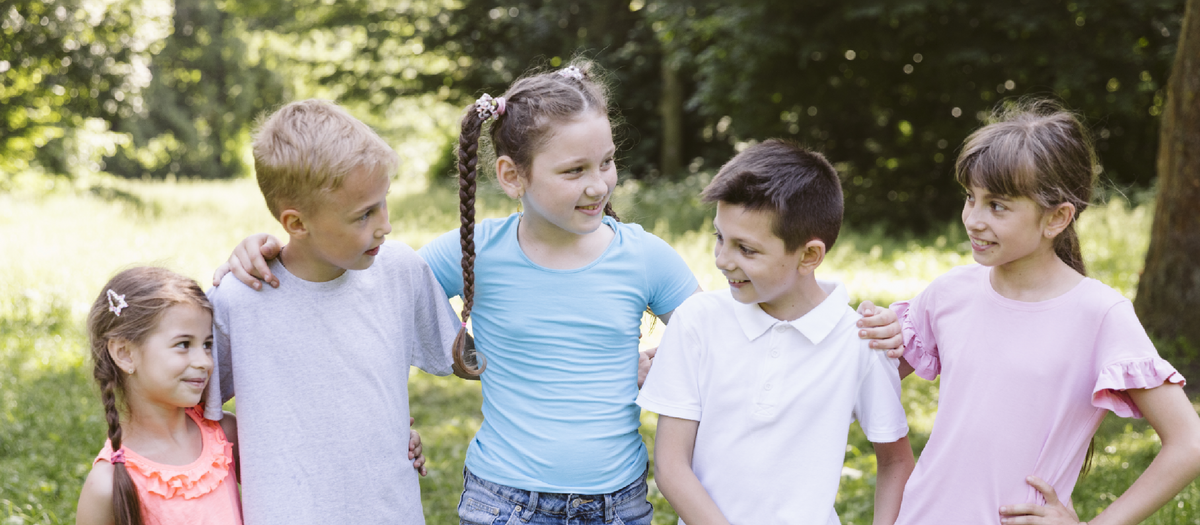 front-view-friends-holding-each-other-by-shoulder-01.png -